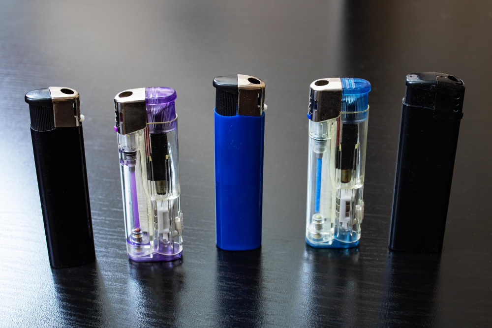 featured image of "7 Factors to Consider When Buying Bulk Lighters"
