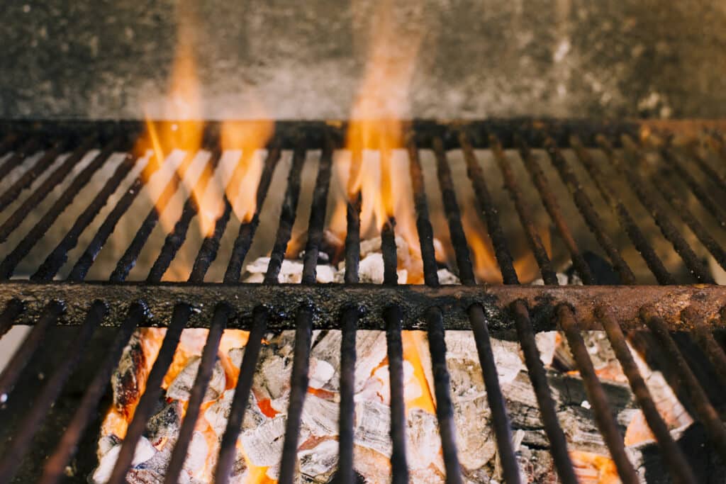 barbeque grill lighten using a grill lighter